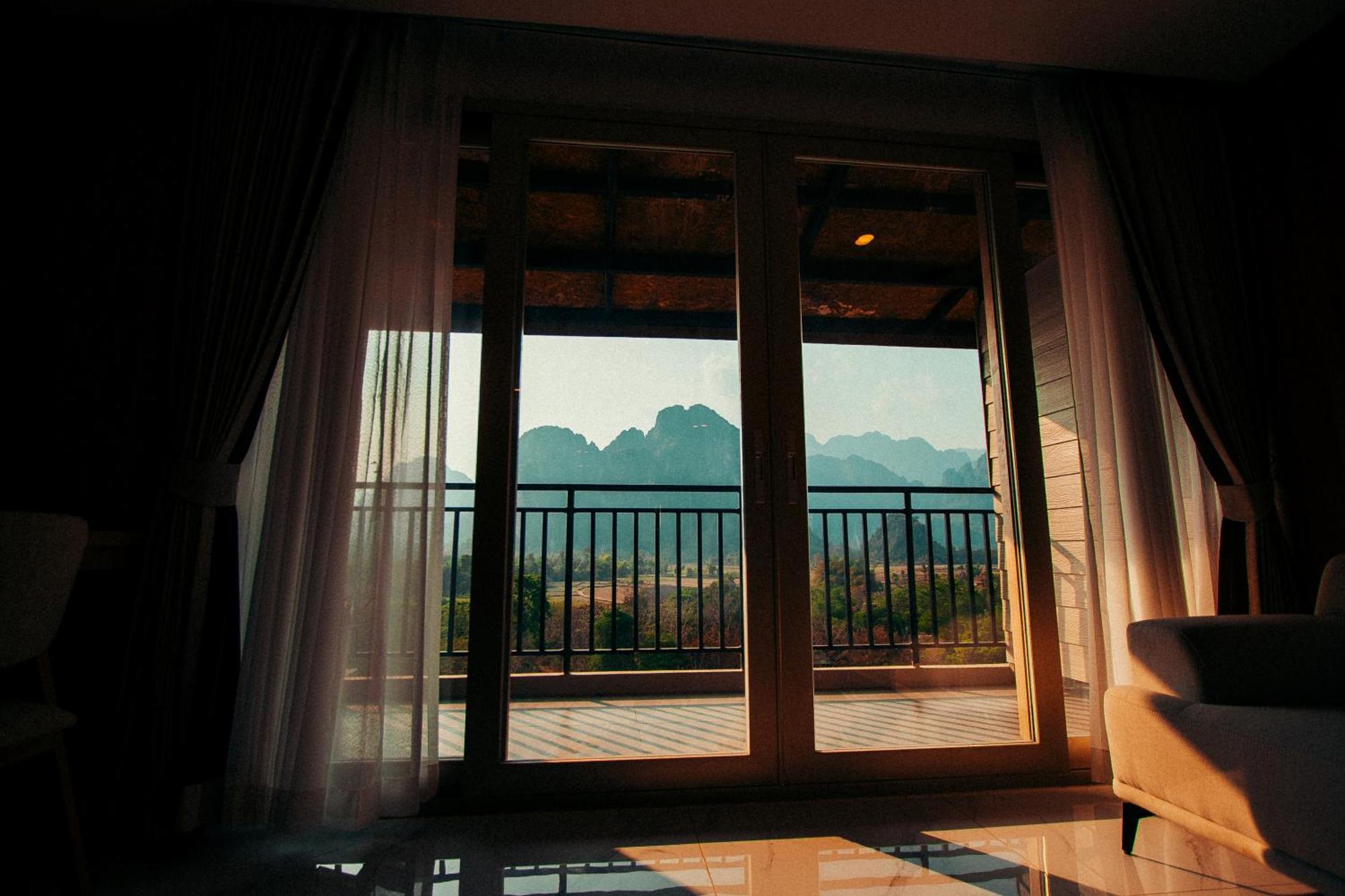 The Elephant Crossing Hotel Vang Vieng Esterno foto