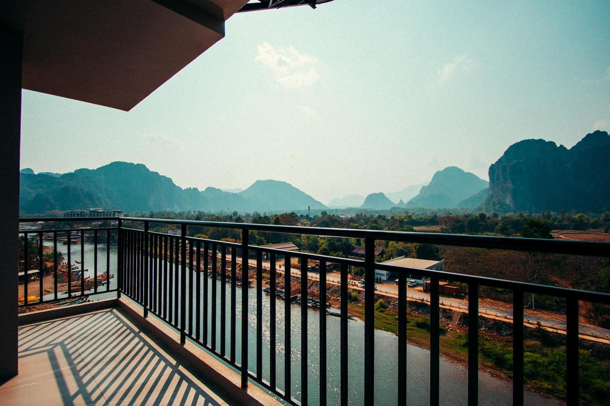 The Elephant Crossing Hotel Vang Vieng Esterno foto