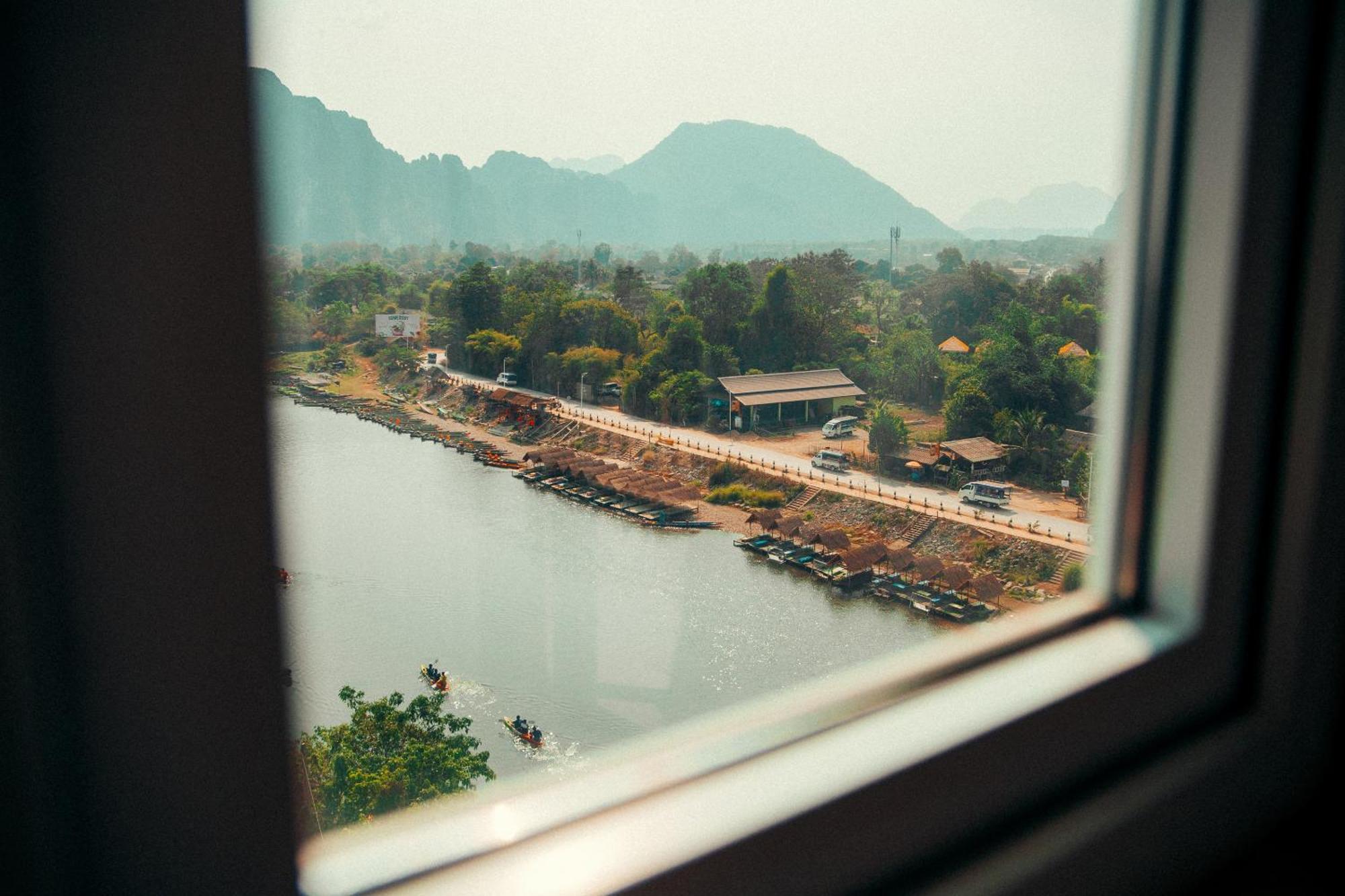 The Elephant Crossing Hotel Vang Vieng Esterno foto