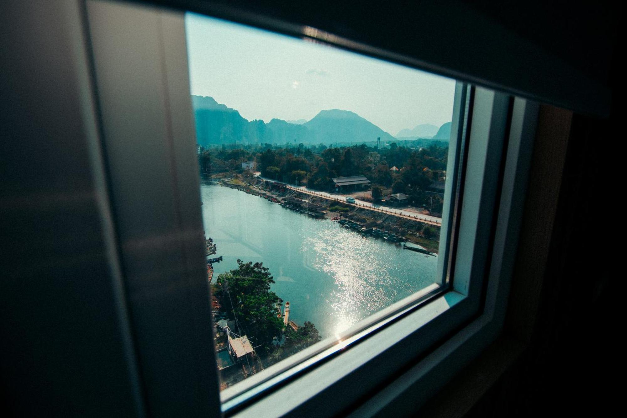 The Elephant Crossing Hotel Vang Vieng Esterno foto